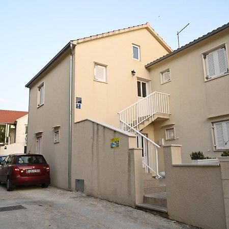 Apartments "Sea View" Miki & Ivana Bol Exterior photo