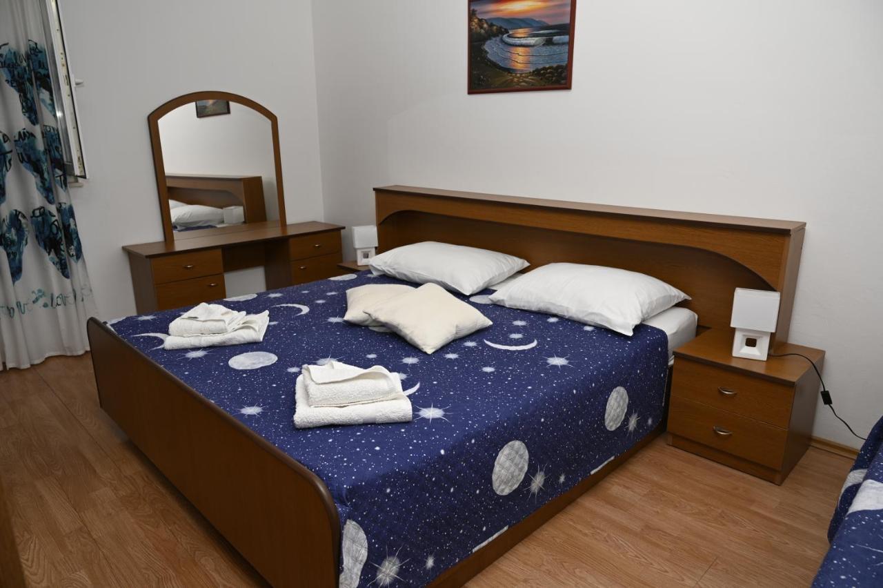 Apartments "Sea View" Miki & Ivana Bol Exterior photo