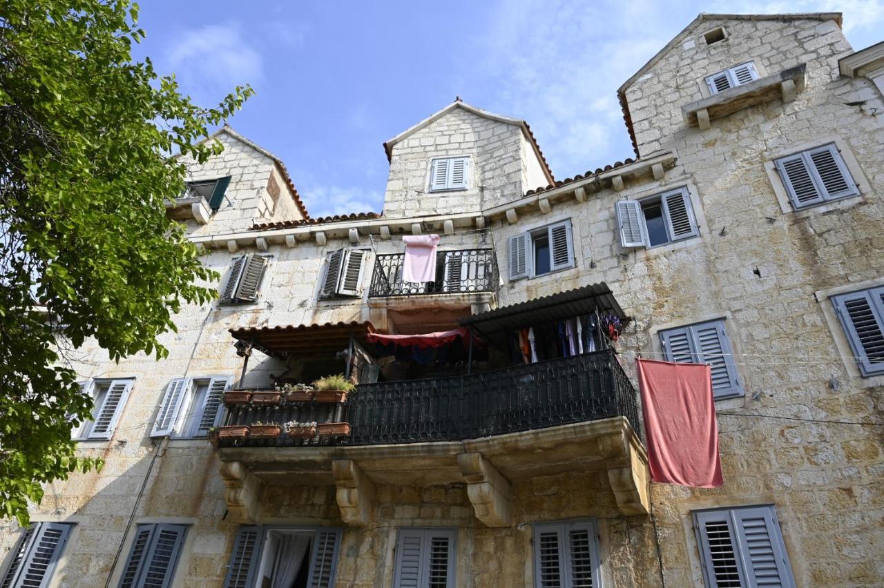 Apartments "Sea View" Miki & Ivana Bol Exterior photo