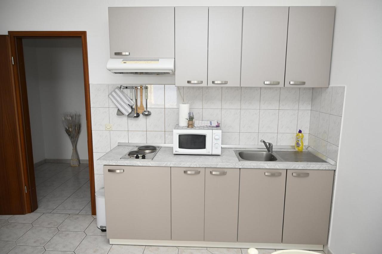 Apartments "Sea View" Miki & Ivana Bol Exterior photo