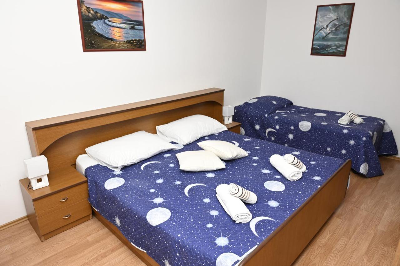 Apartments "Sea View" Miki & Ivana Bol Exterior photo